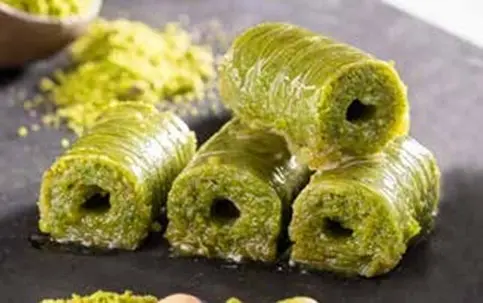 “Dolama” With Pistachio
