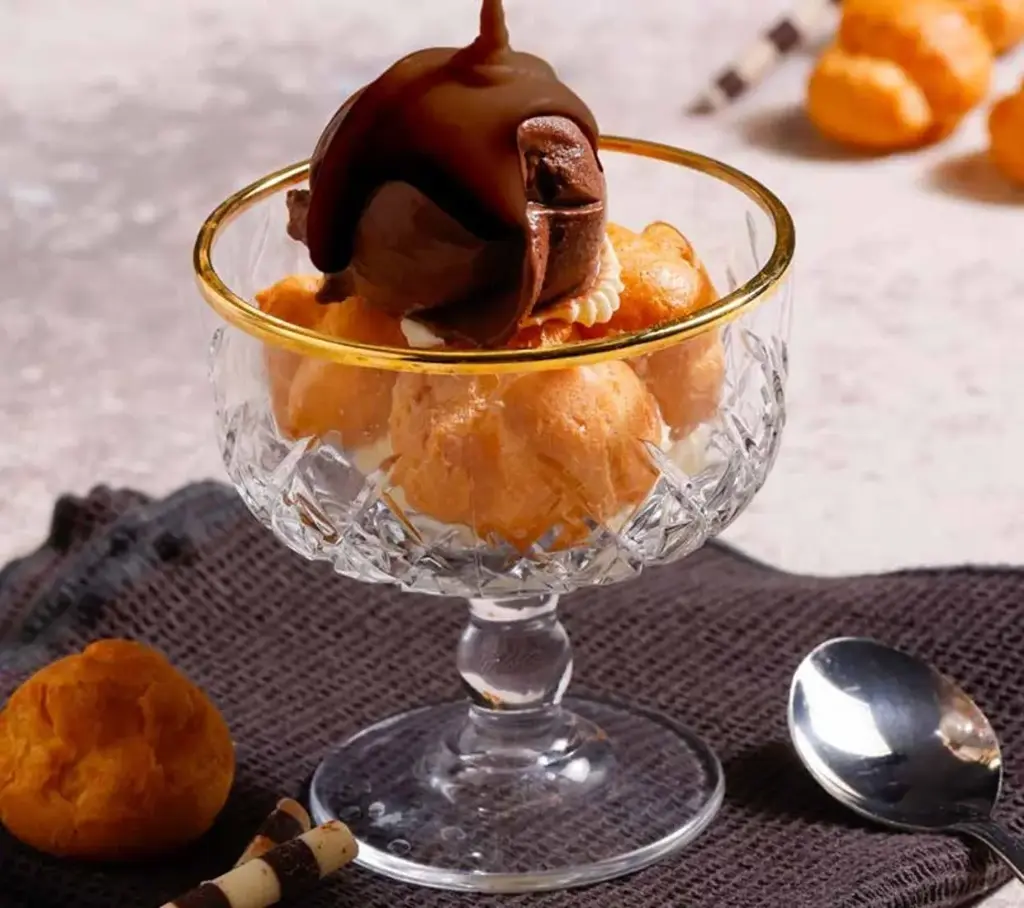 Profiteroles with Cocoa Ice Cream