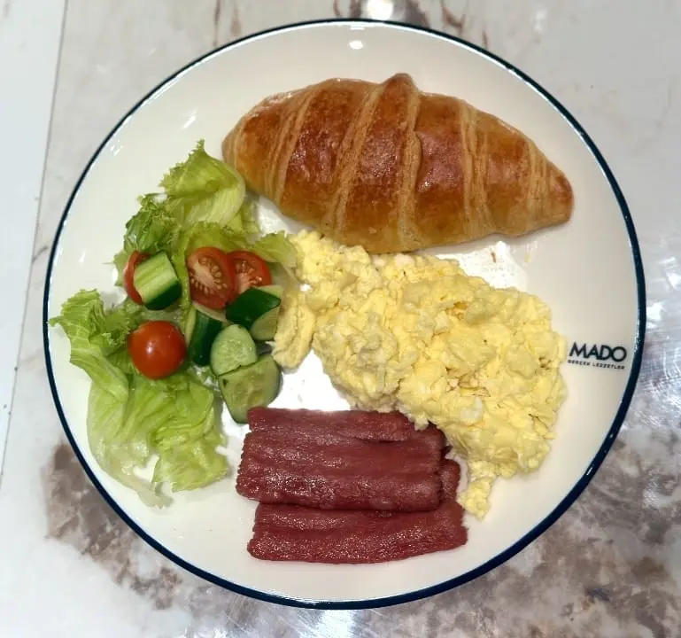 Hot Breakfast with Croissants